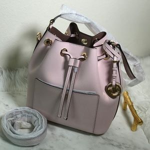 🆕✨Michael Kors Greenwich Bucket Bag - Pink✨